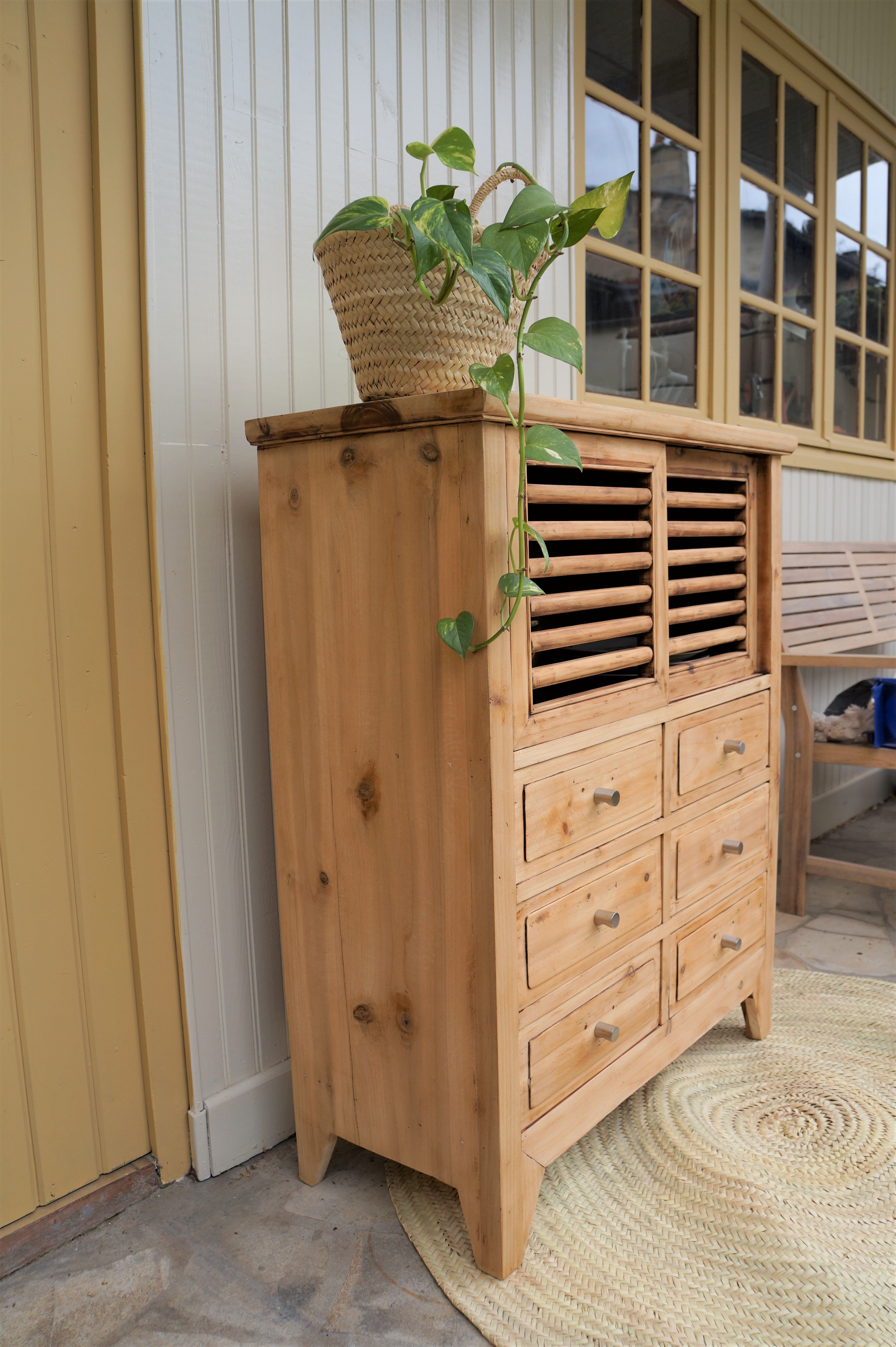 Buffet with sliding doors and drawers