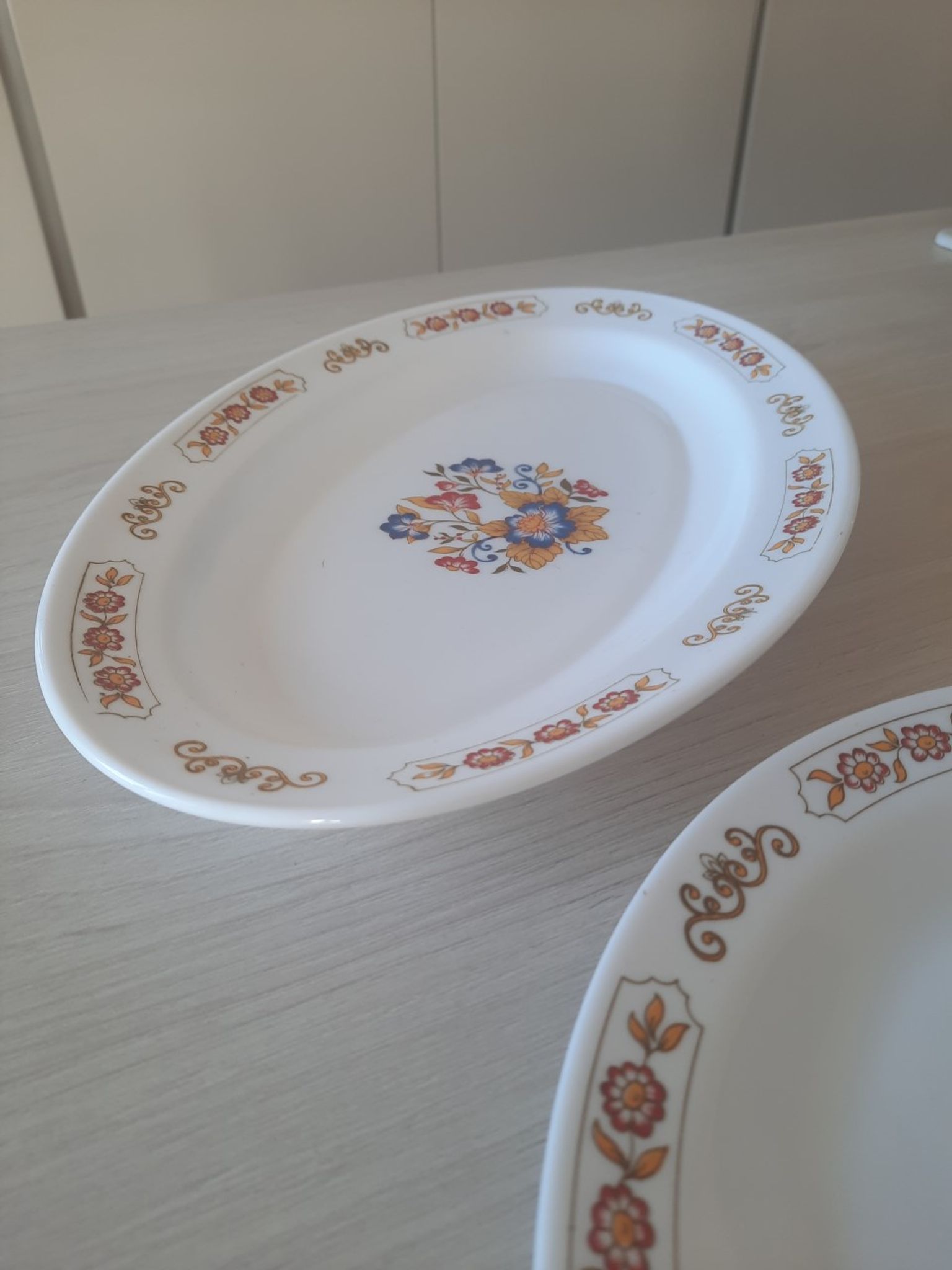 Set of 2 vintage dishes