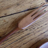 Wood and ceramic salad cutlery