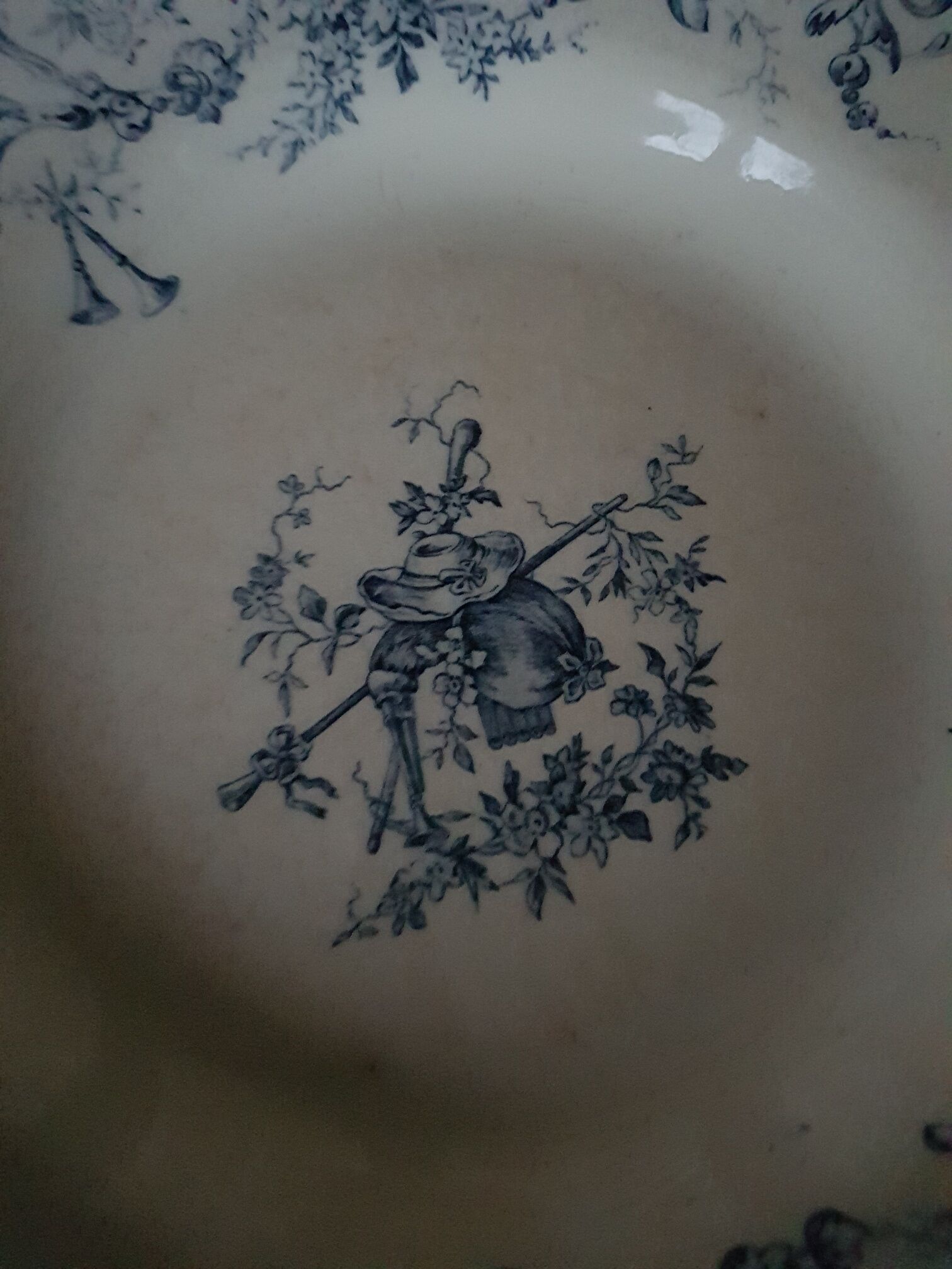 3 hollow plates old gien XlXth Selency