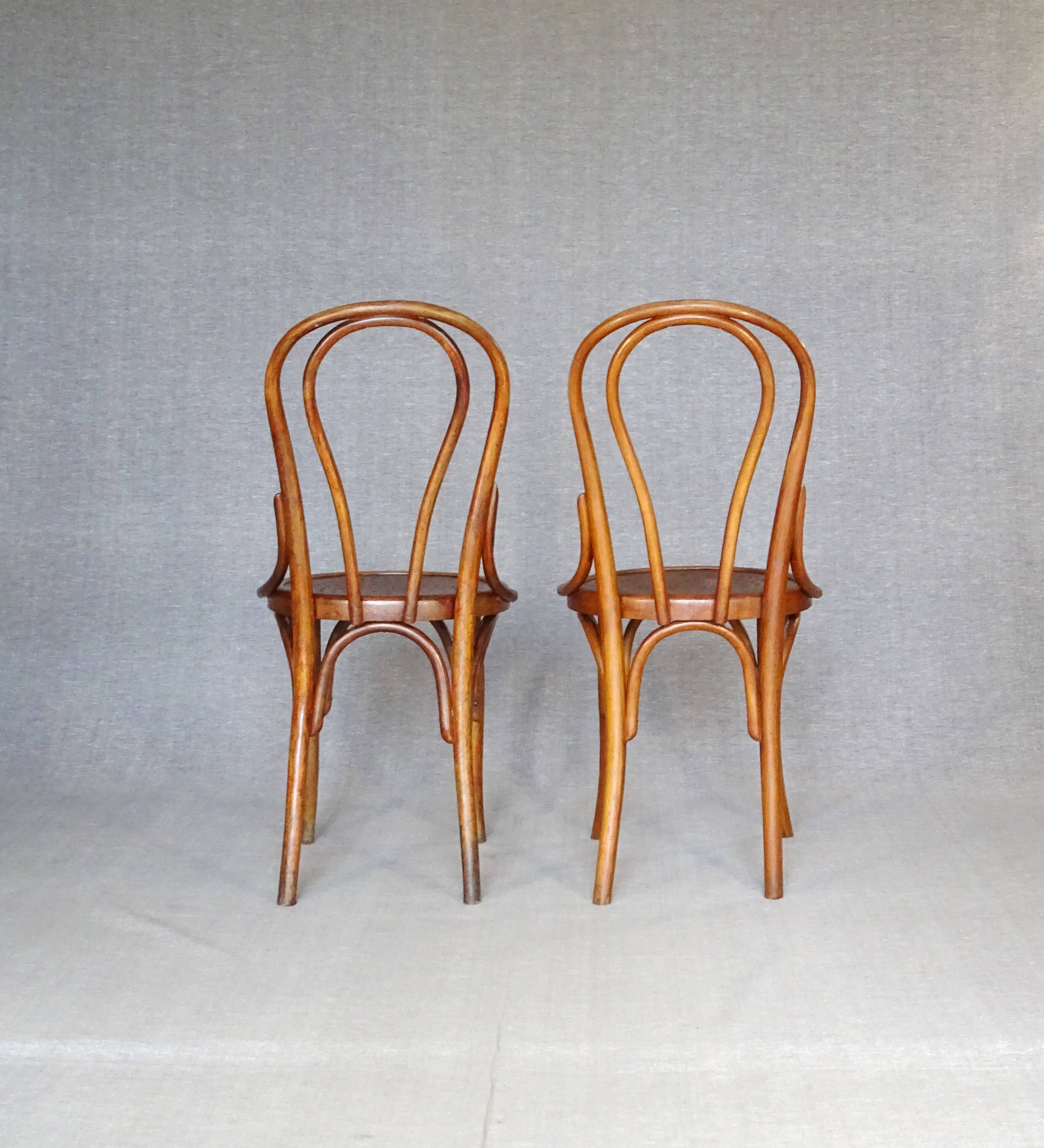 2 Fischel bistro chairs N°18 1/2, circa 1910, wooden seat.