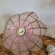 Suspension en laiton et nacre rose