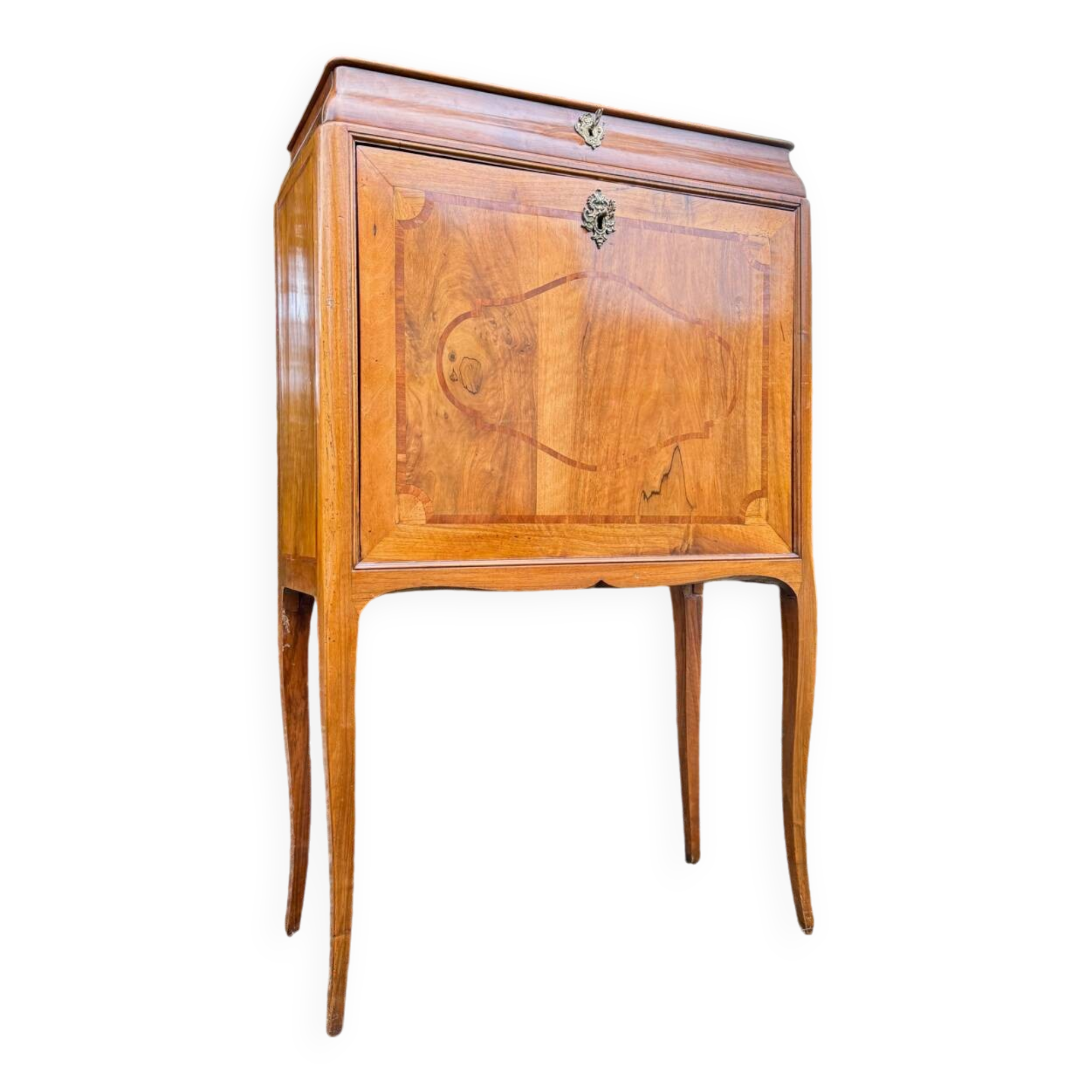 Secrétaire En Cabinet En Noyer Dans Le Goût De Hache D’époque Louis XV