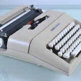 Typewriter Olivetti Lettera 35