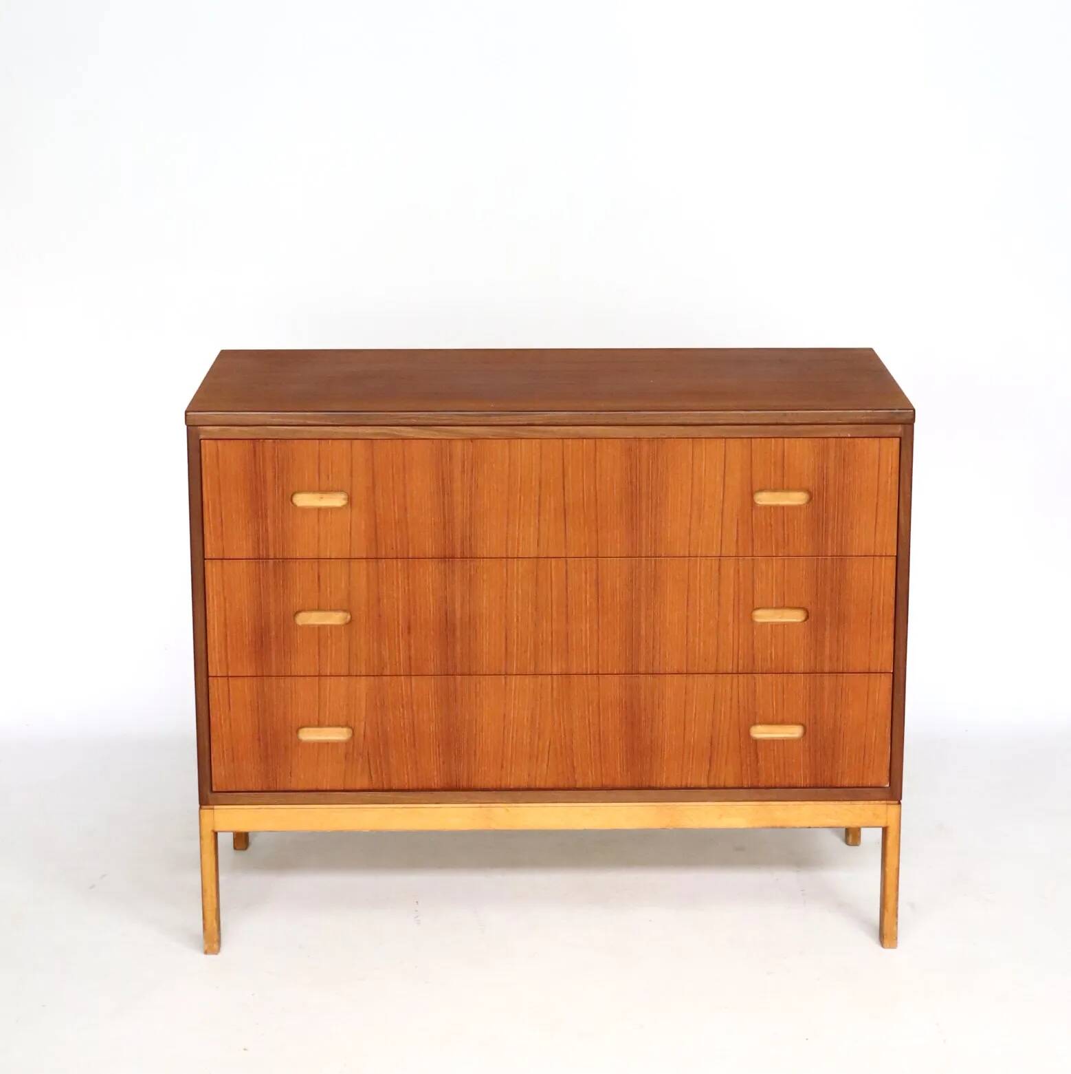 Commode scandinave en teck