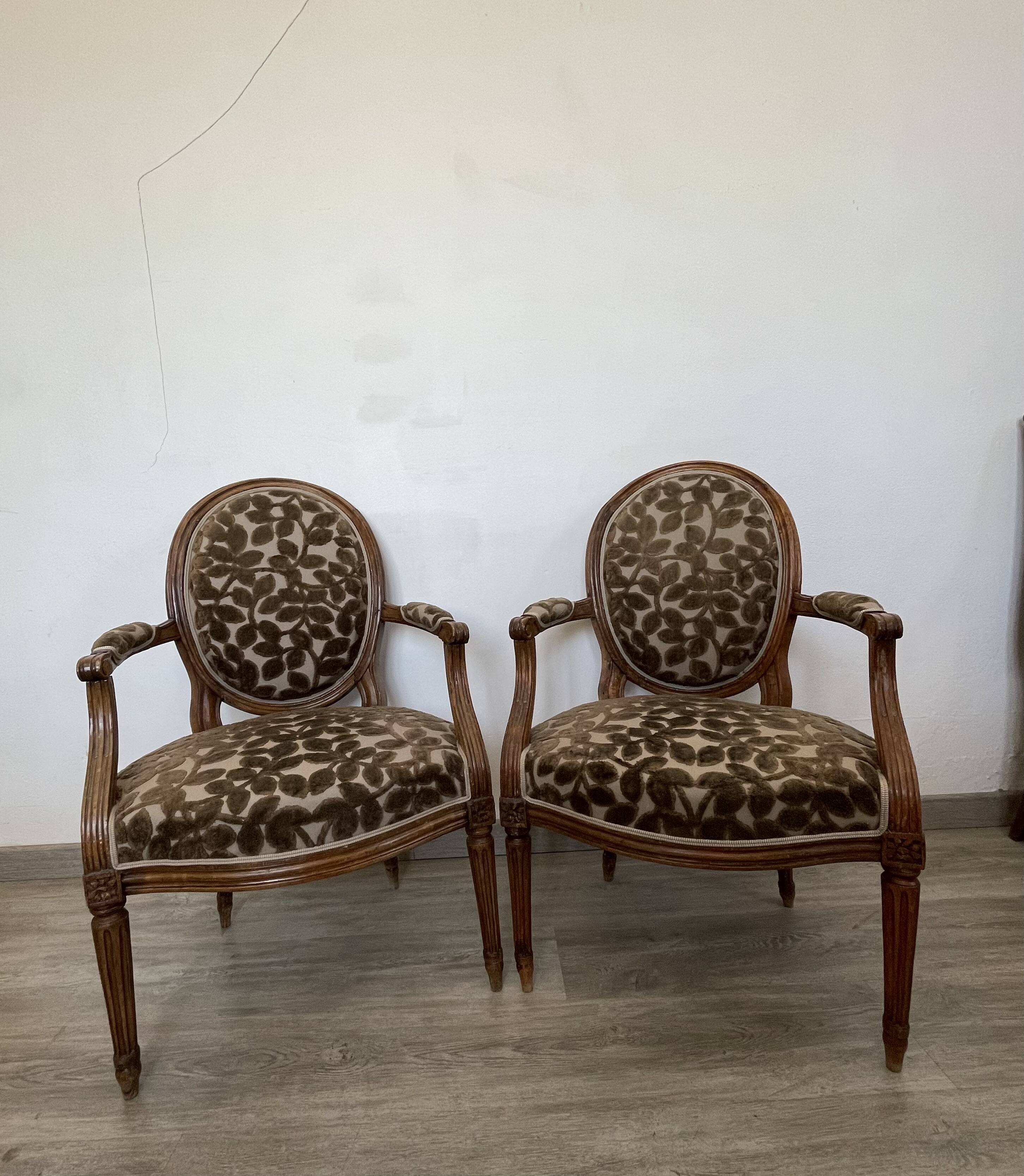 Paire de Fauteuils Médaillon d'époque Louis XVI
