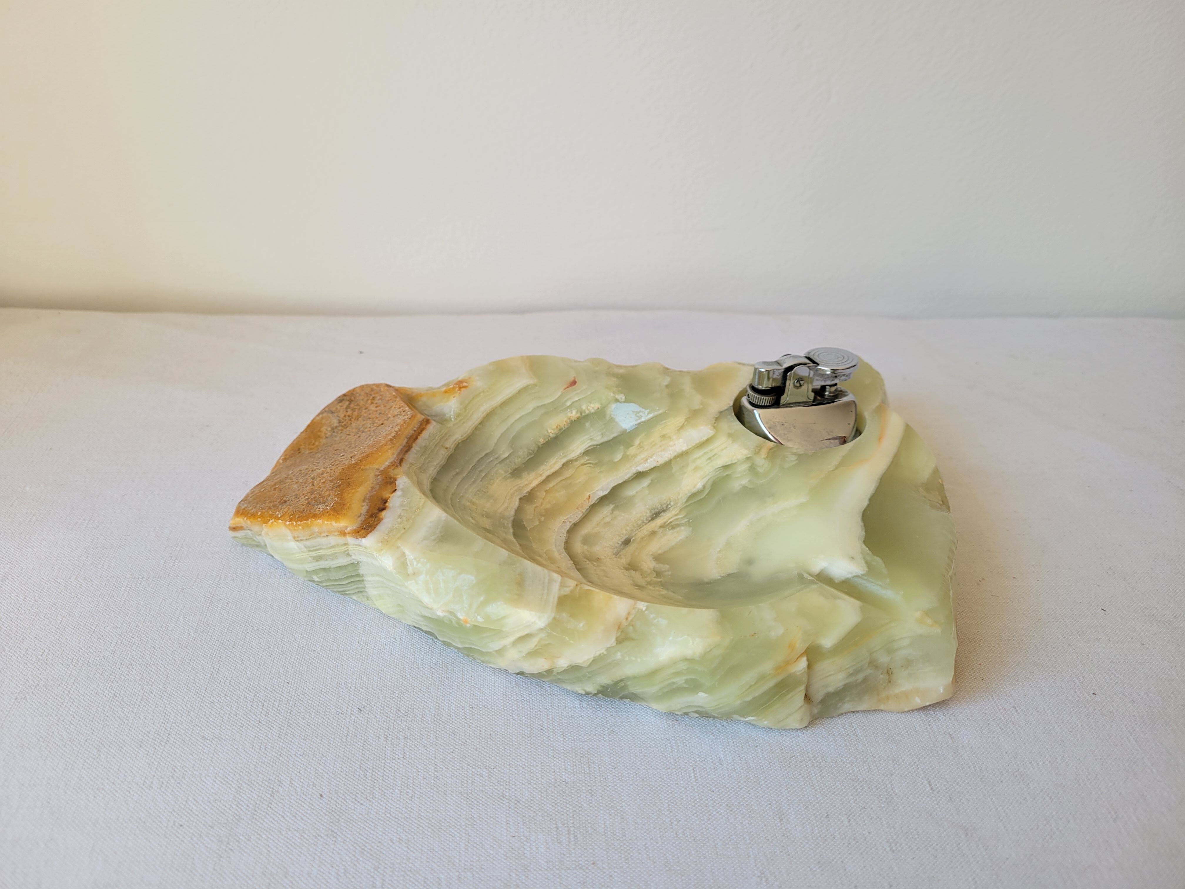 Ashtray and lighter in onyx