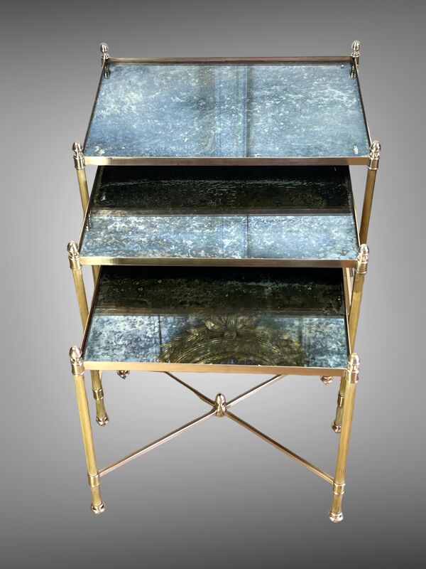 Table gigogne 1970 '' en laiton doré et plateaux en verre
