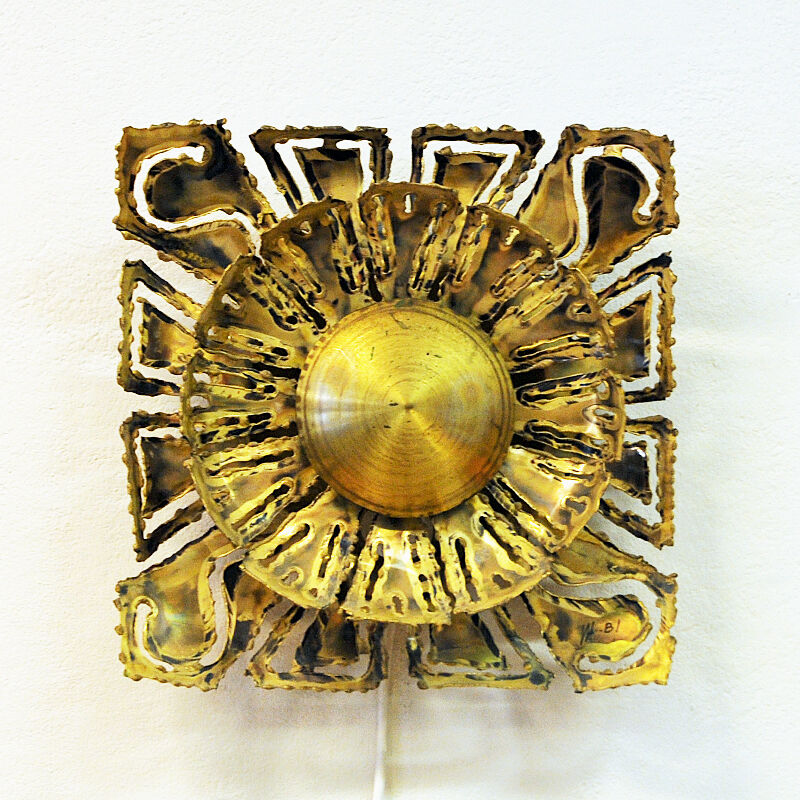 Swedish Brutalist Brass Flower wall lamp by Ingemar Alinder, Lerum 1980s