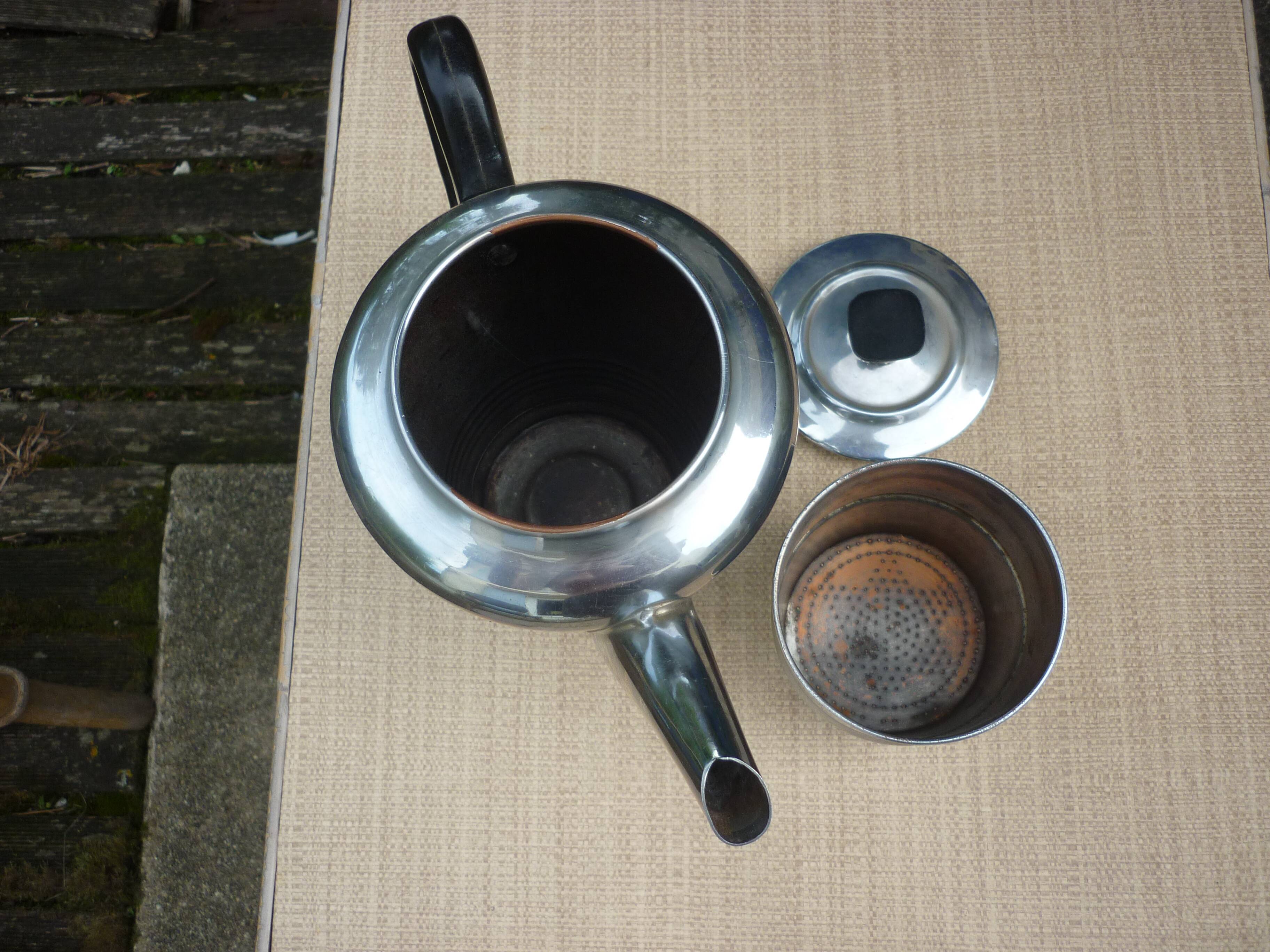 Cafetiere vintage metal chrome and bakelite