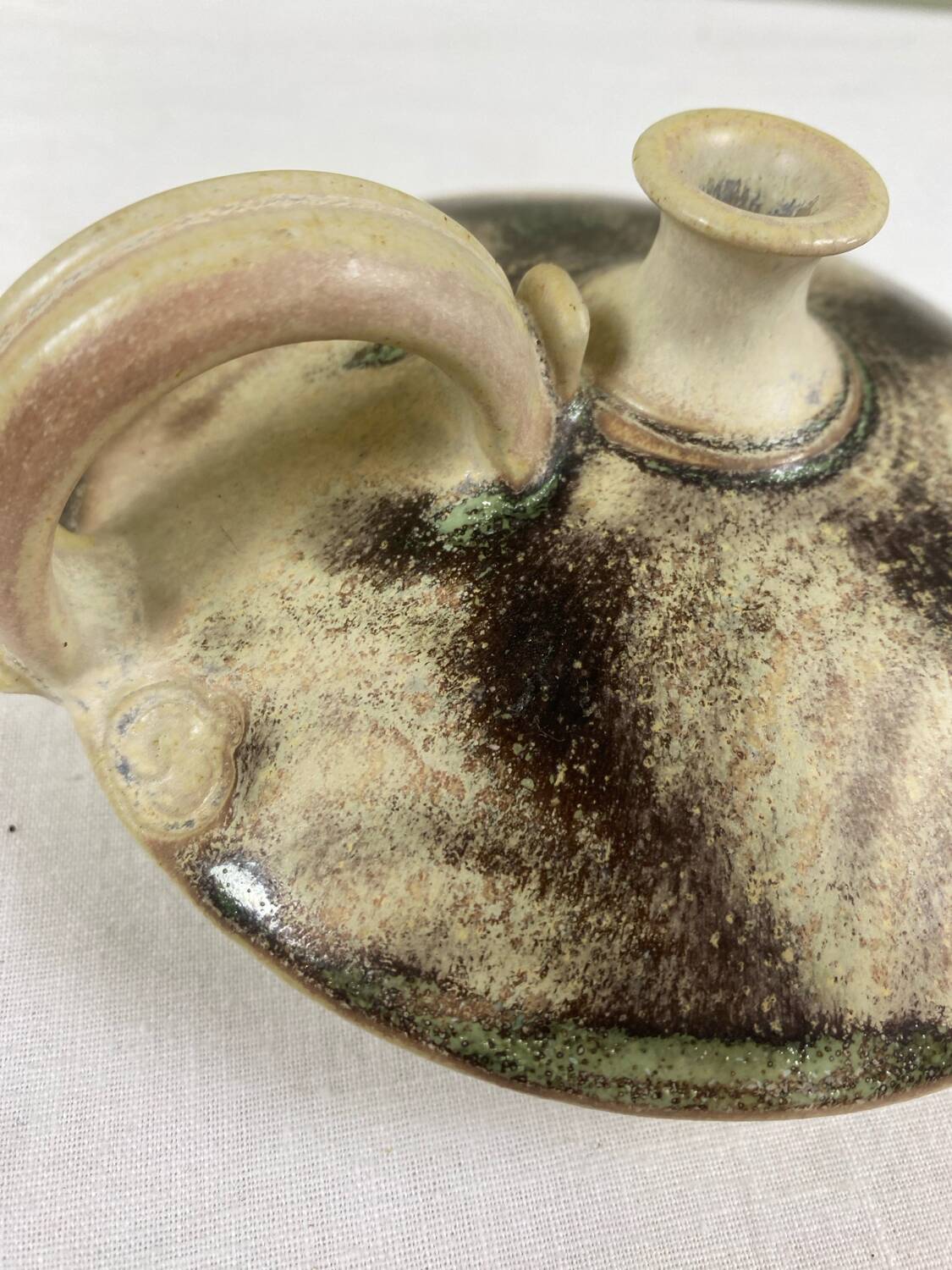 Poterie en grès artisanale