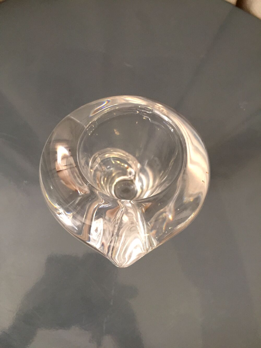 Crystal vase of torsadee shaped valves