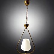 Suspension moderniste en verre sablé blanc et laiton