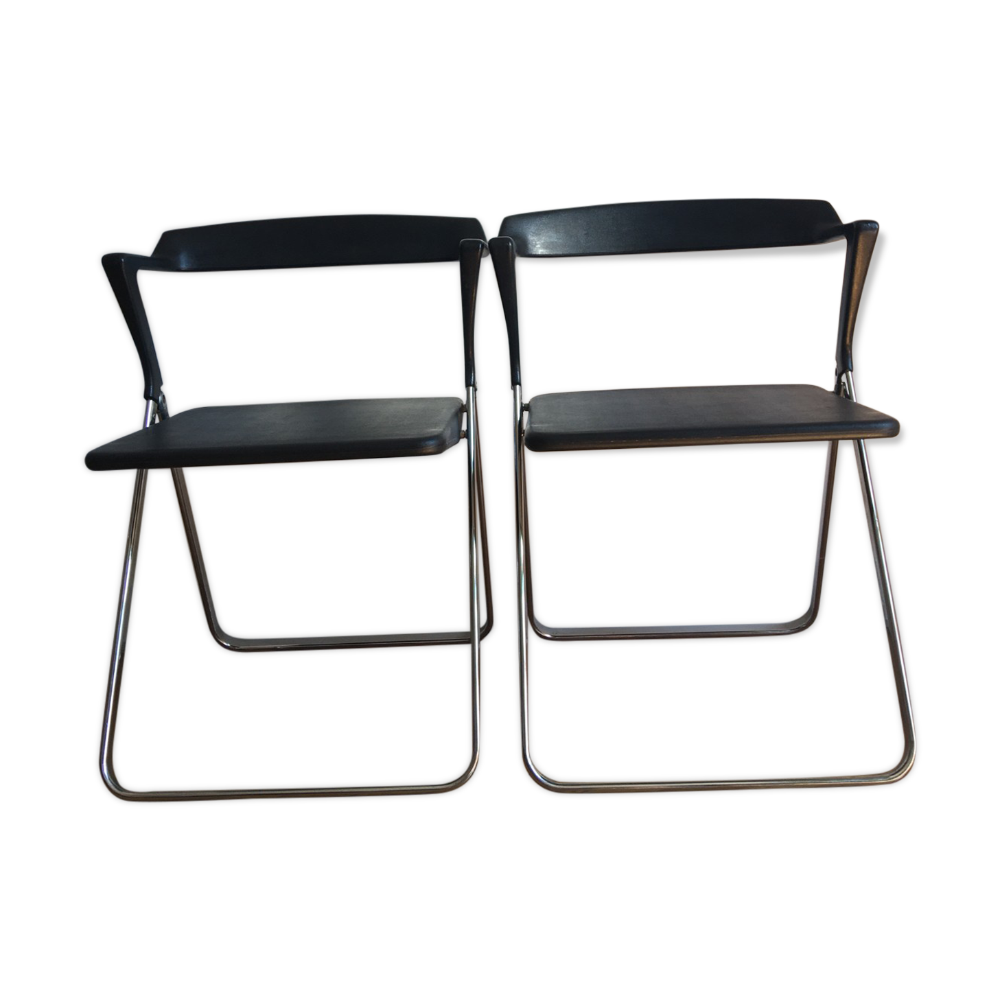 Arch folding chairs