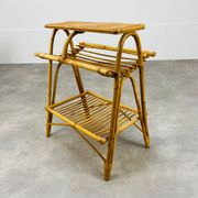Table basse rotin et bambou années 60, avec son porte revue