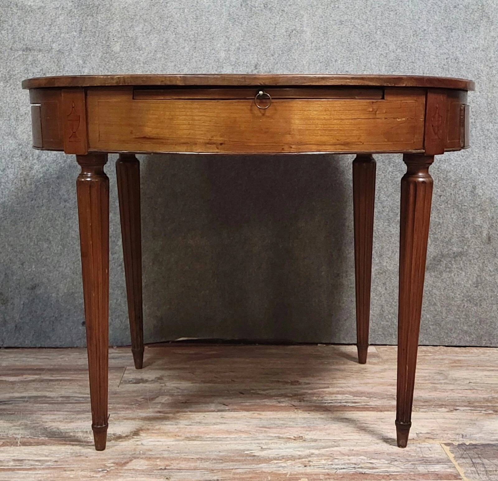 Louis XVI period marquetry bouillotte table, circa 1790-1800