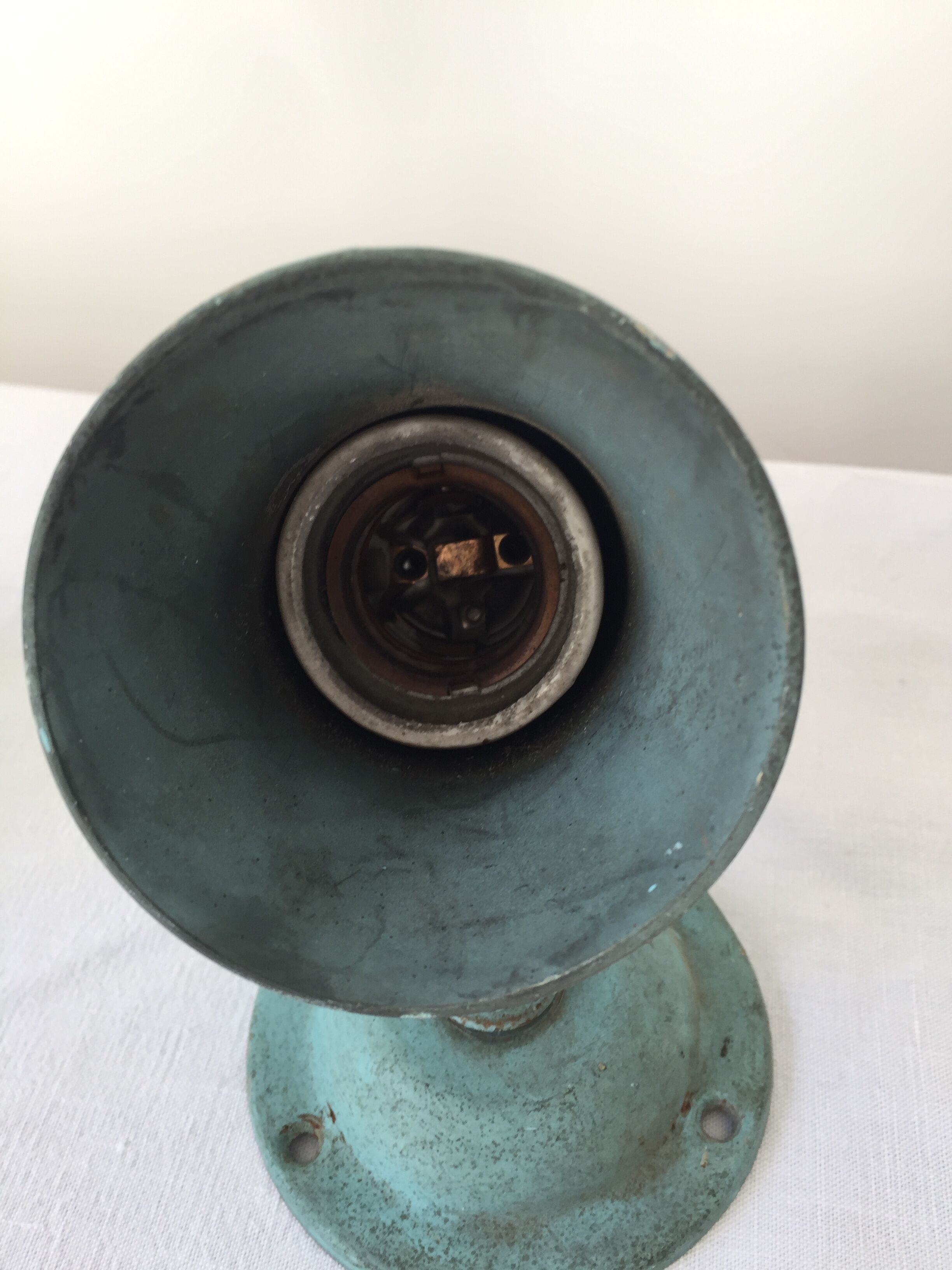 2 wall lights amps Lita