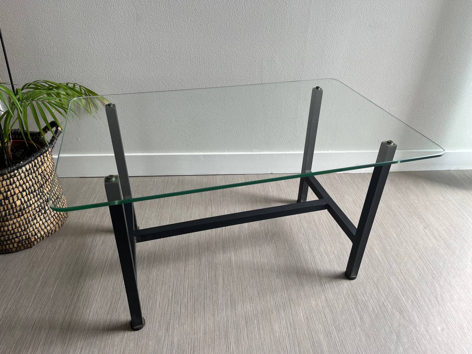 Vintage design coffee table in glass and metal
