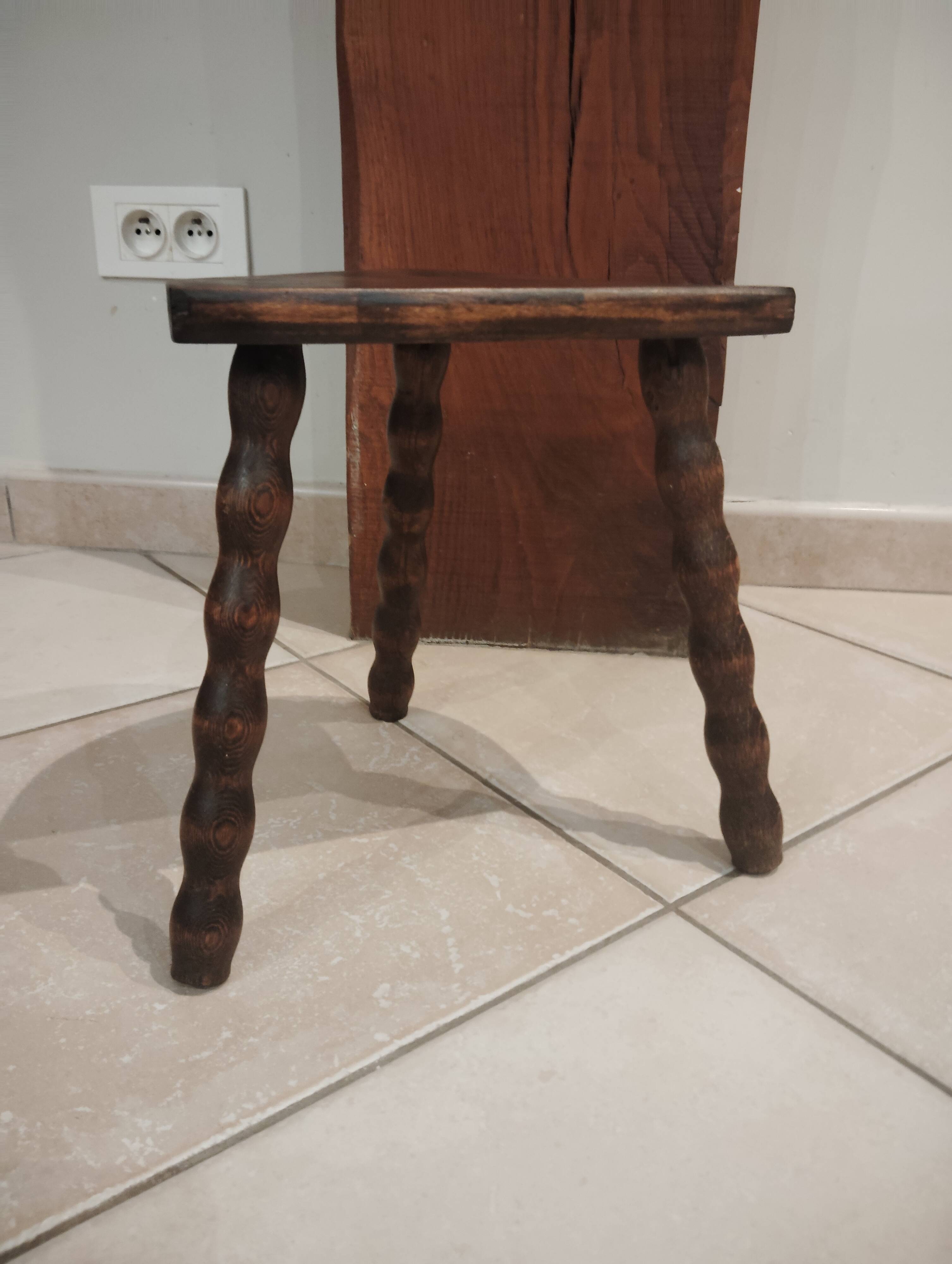 Set 3 tabourets de traite tripodes