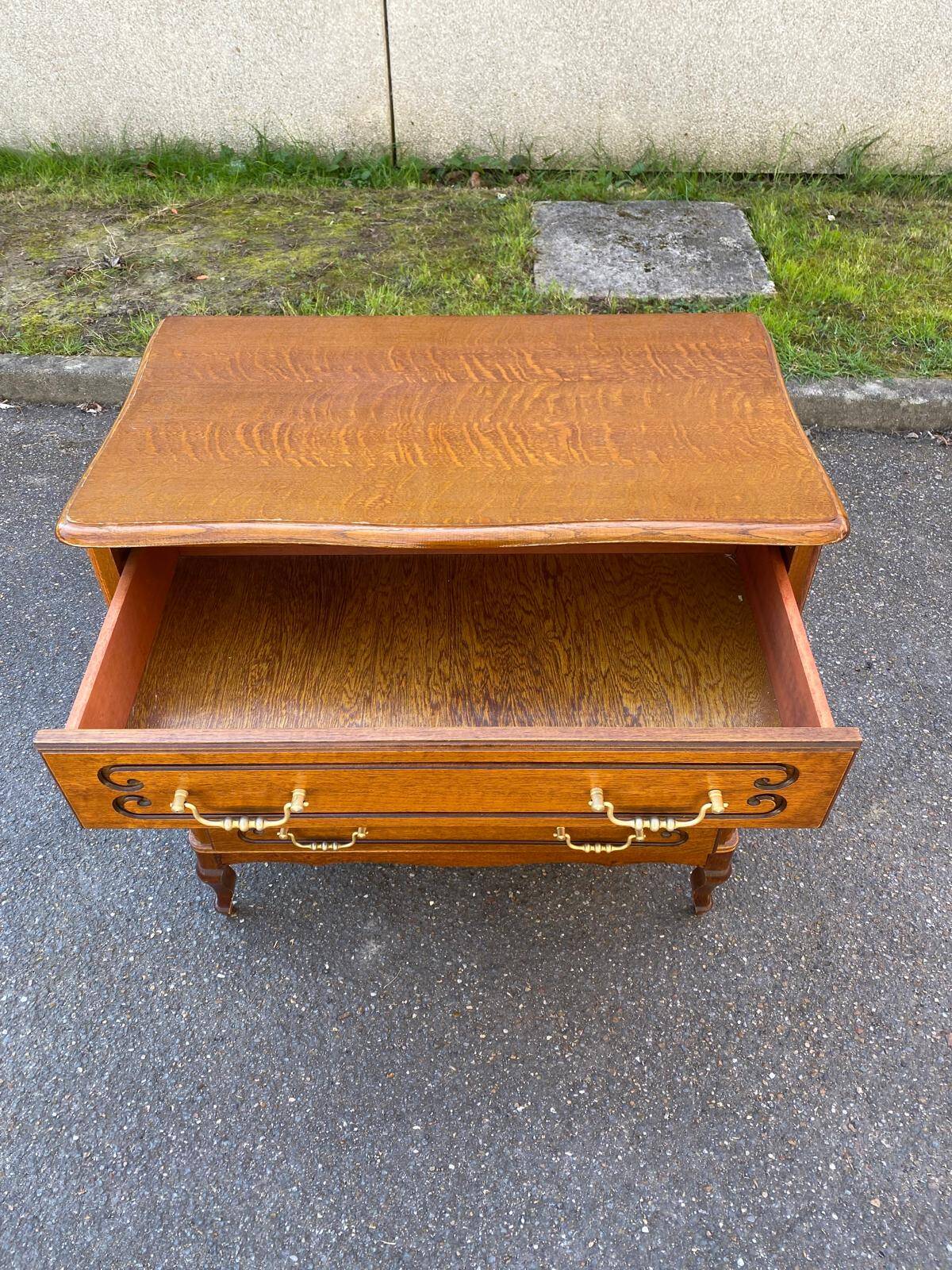 Commode Louis XV en bois massif