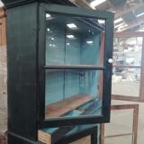 Glass-enclosed croat