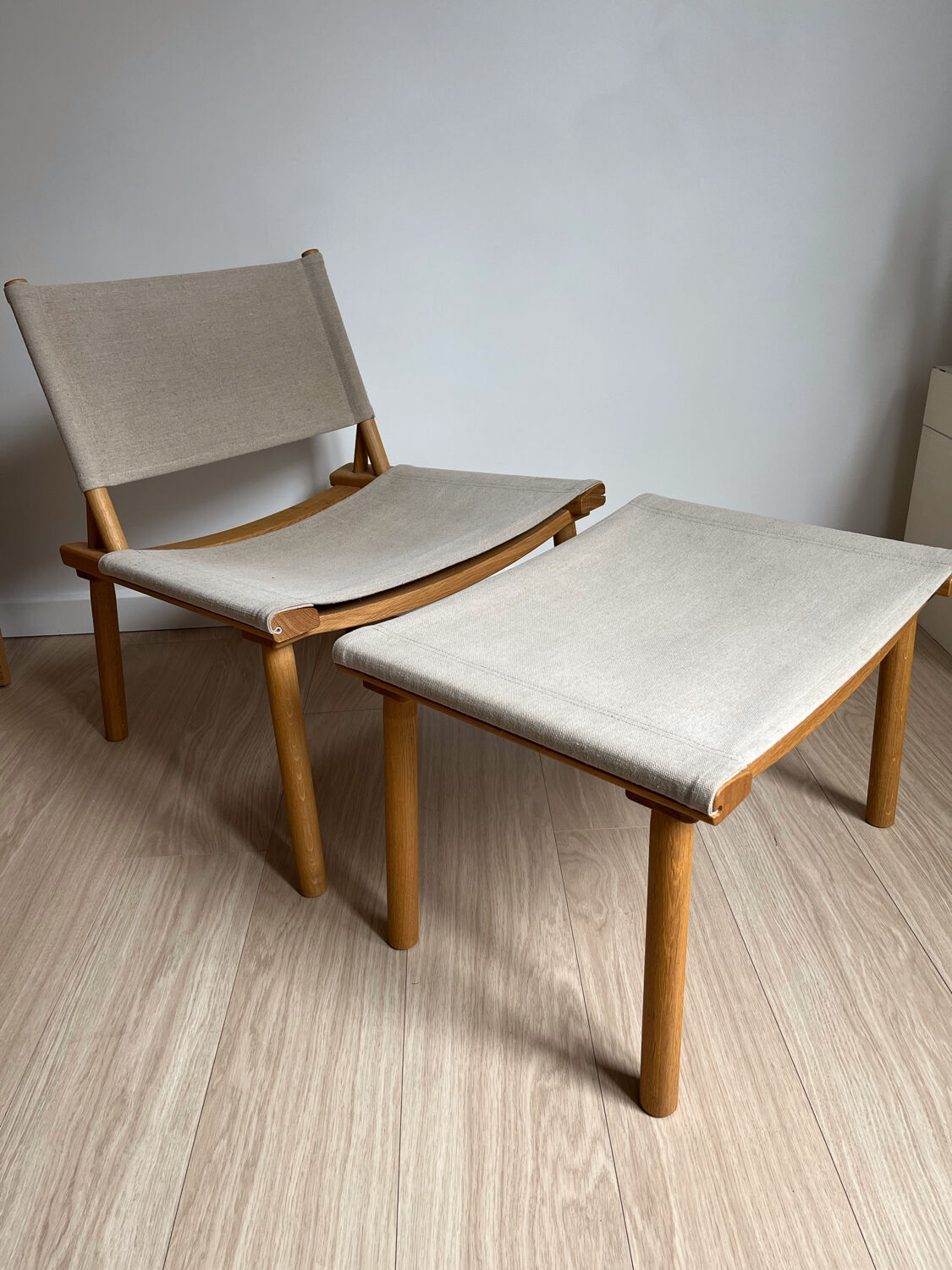Chair and ottoman nikari
