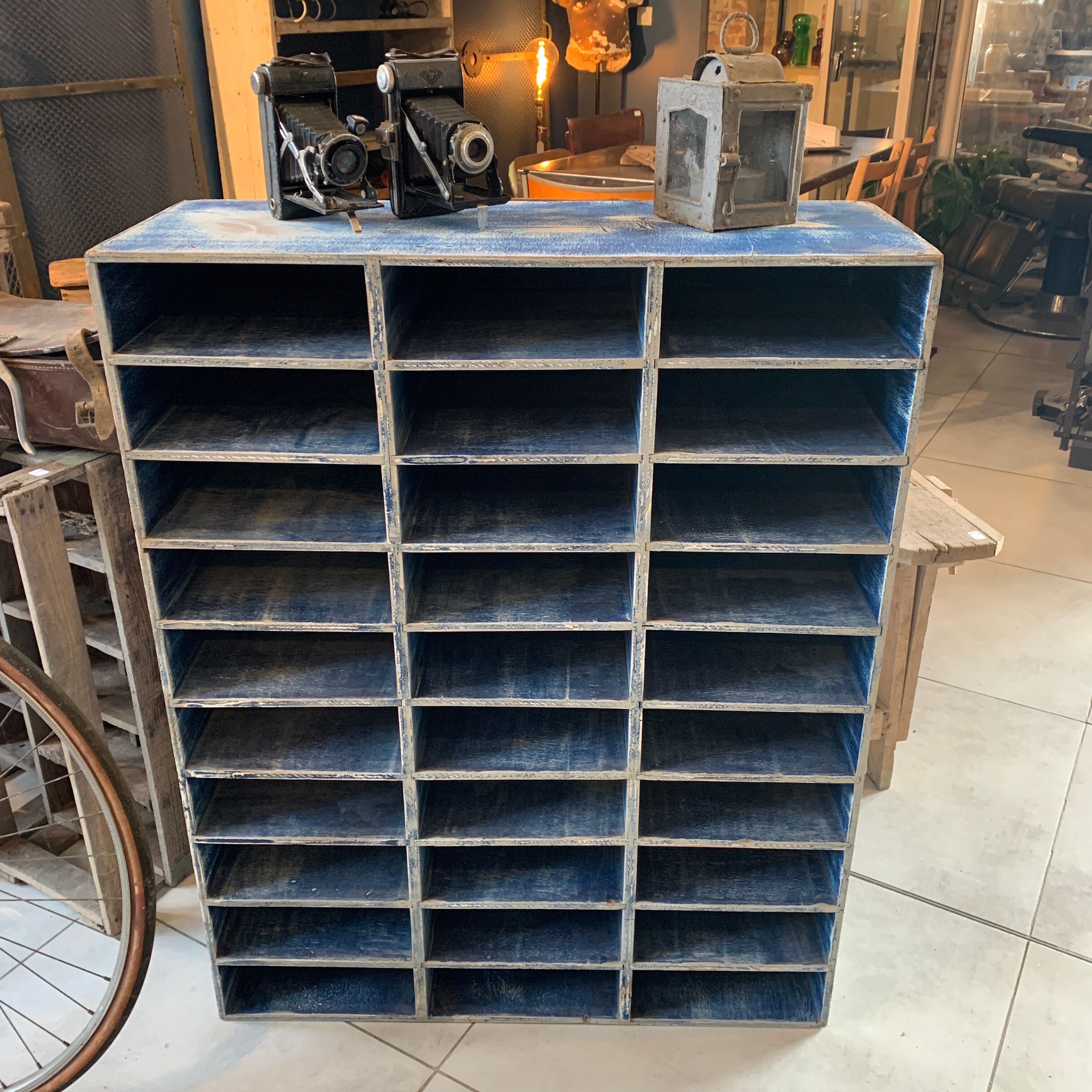 Skated workshop furniture