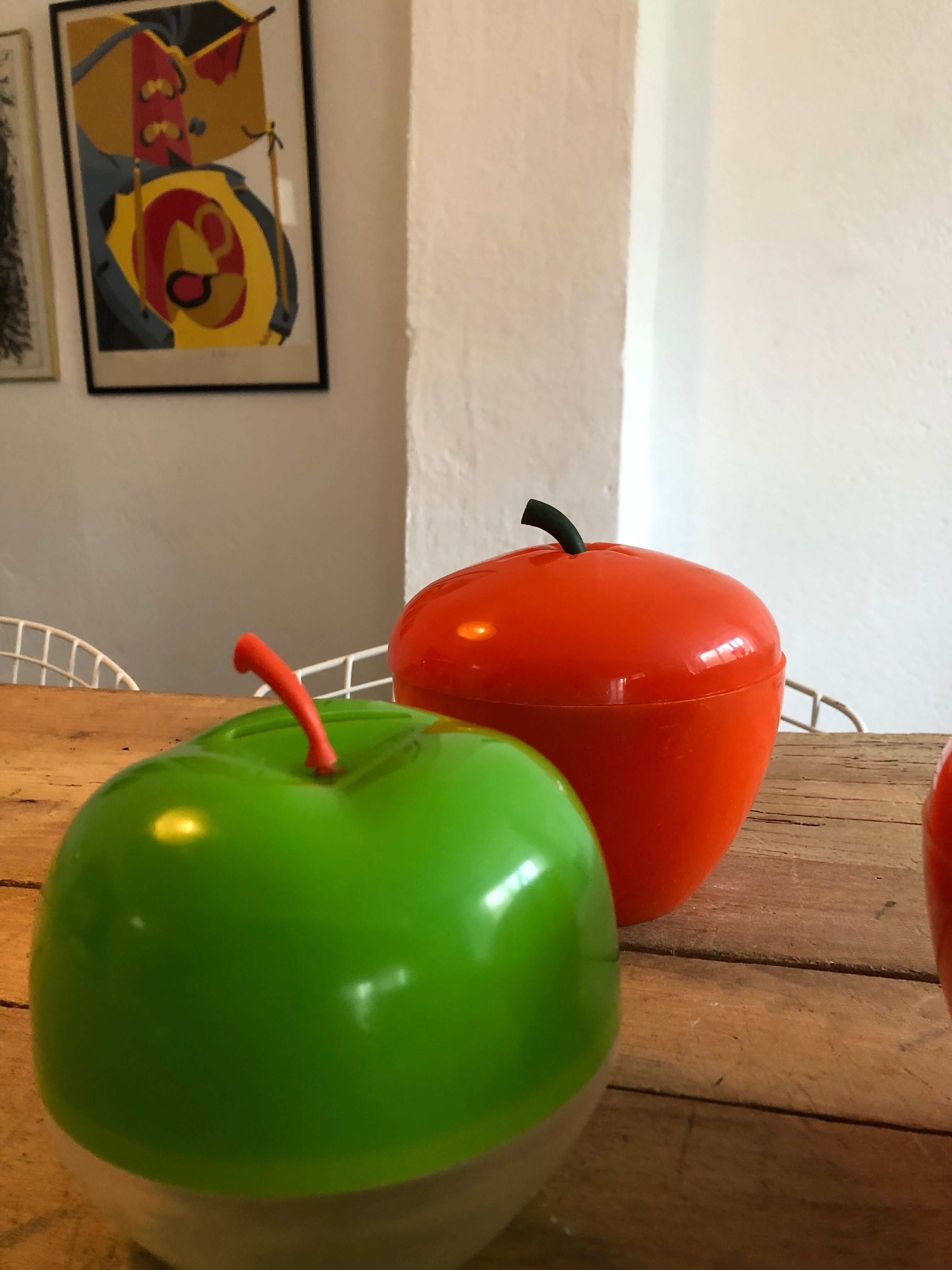 Lot of vintage ice apples