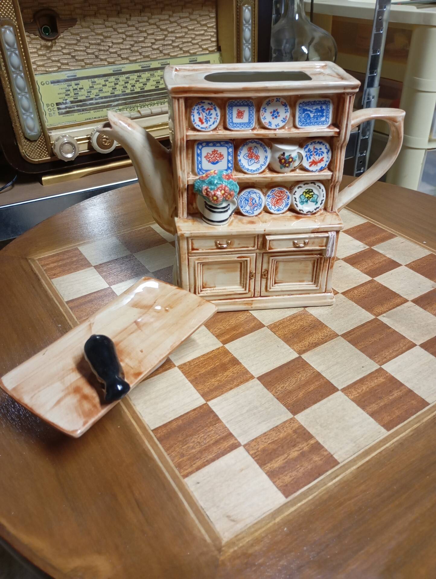 Vintage teapot in the shape of an English dresser with a cat – Swineside C