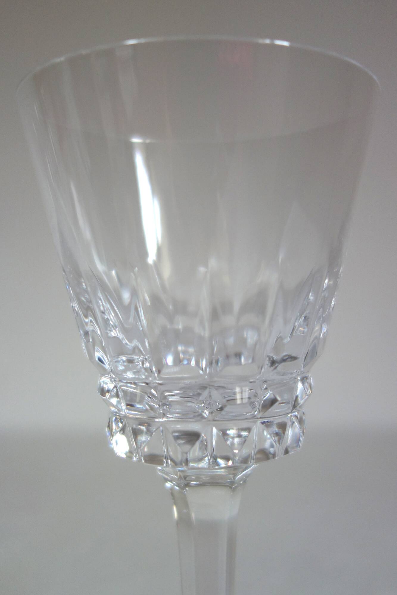 8 vintage Vannes crystal wine glasses