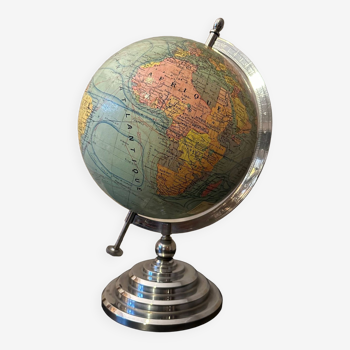 Terrestrial globe from the 1920s