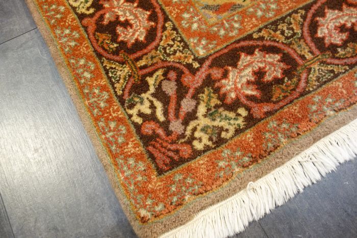 Tabriz persian carpet - 240x170 cm