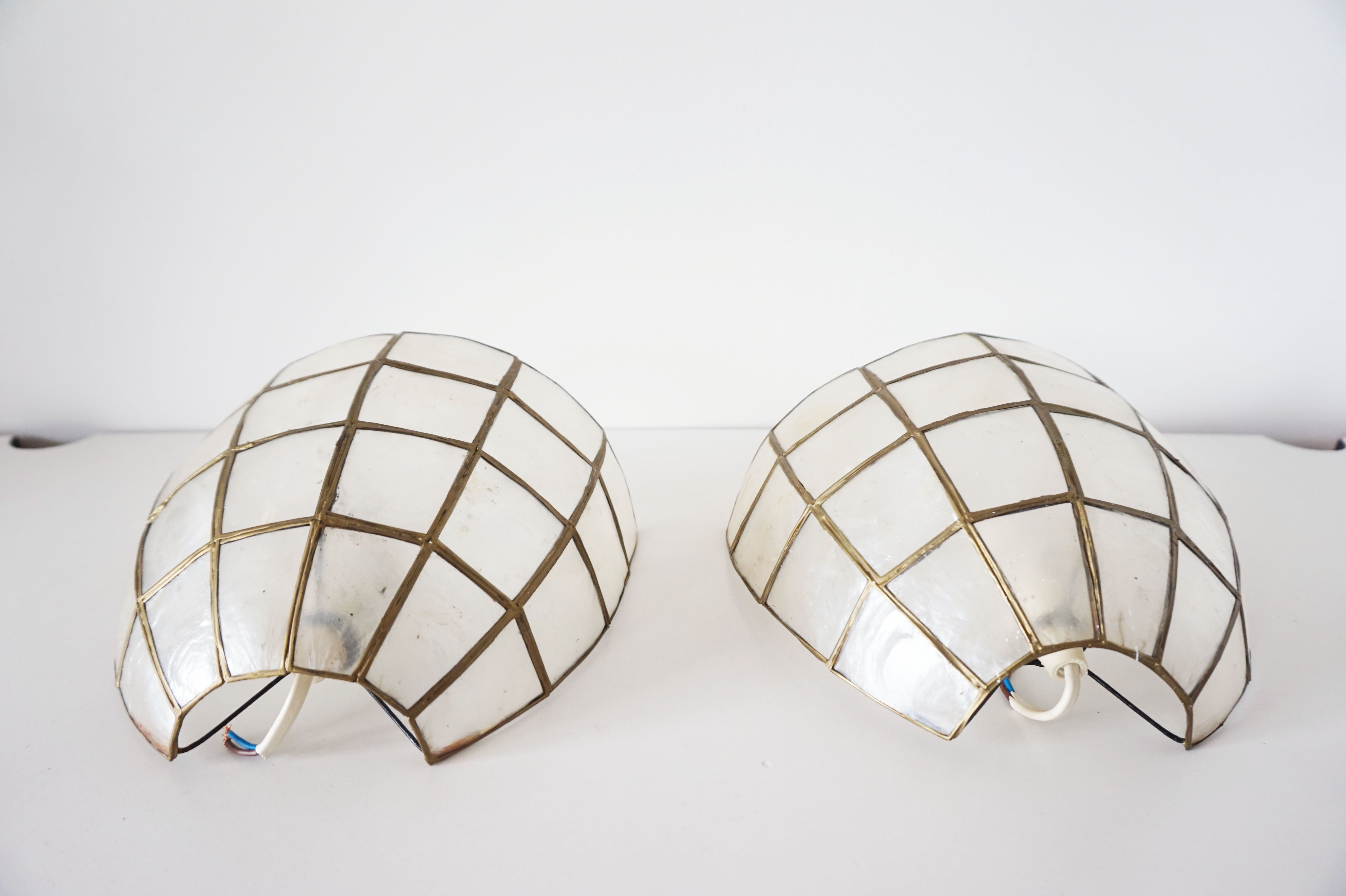 Pair of wall lamps in vintage mother-of-pearl shell shape