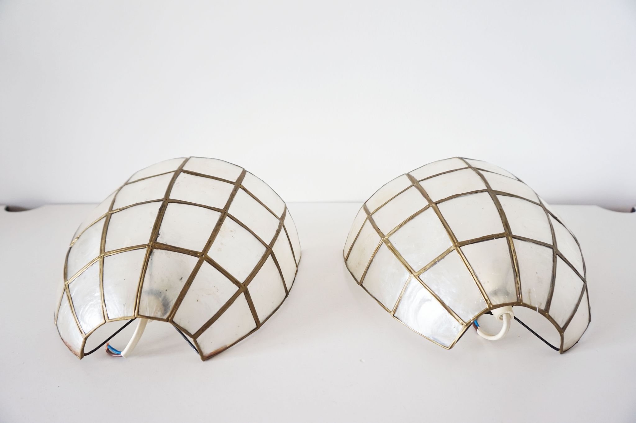 Paire d'appliques en nacre vintage forme coquillage