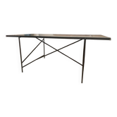 Handvark table