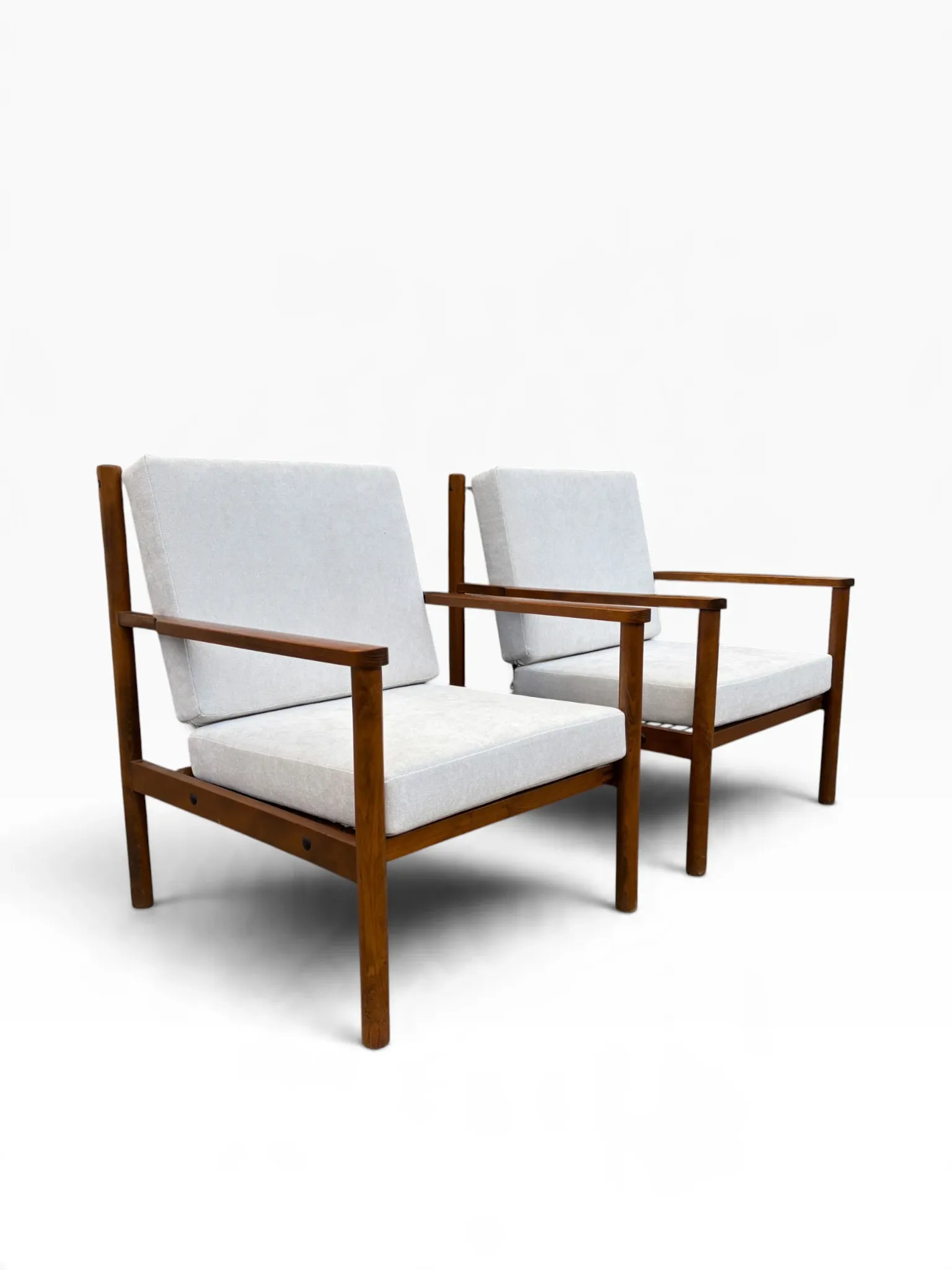 Set of 2 Italian armchairs
