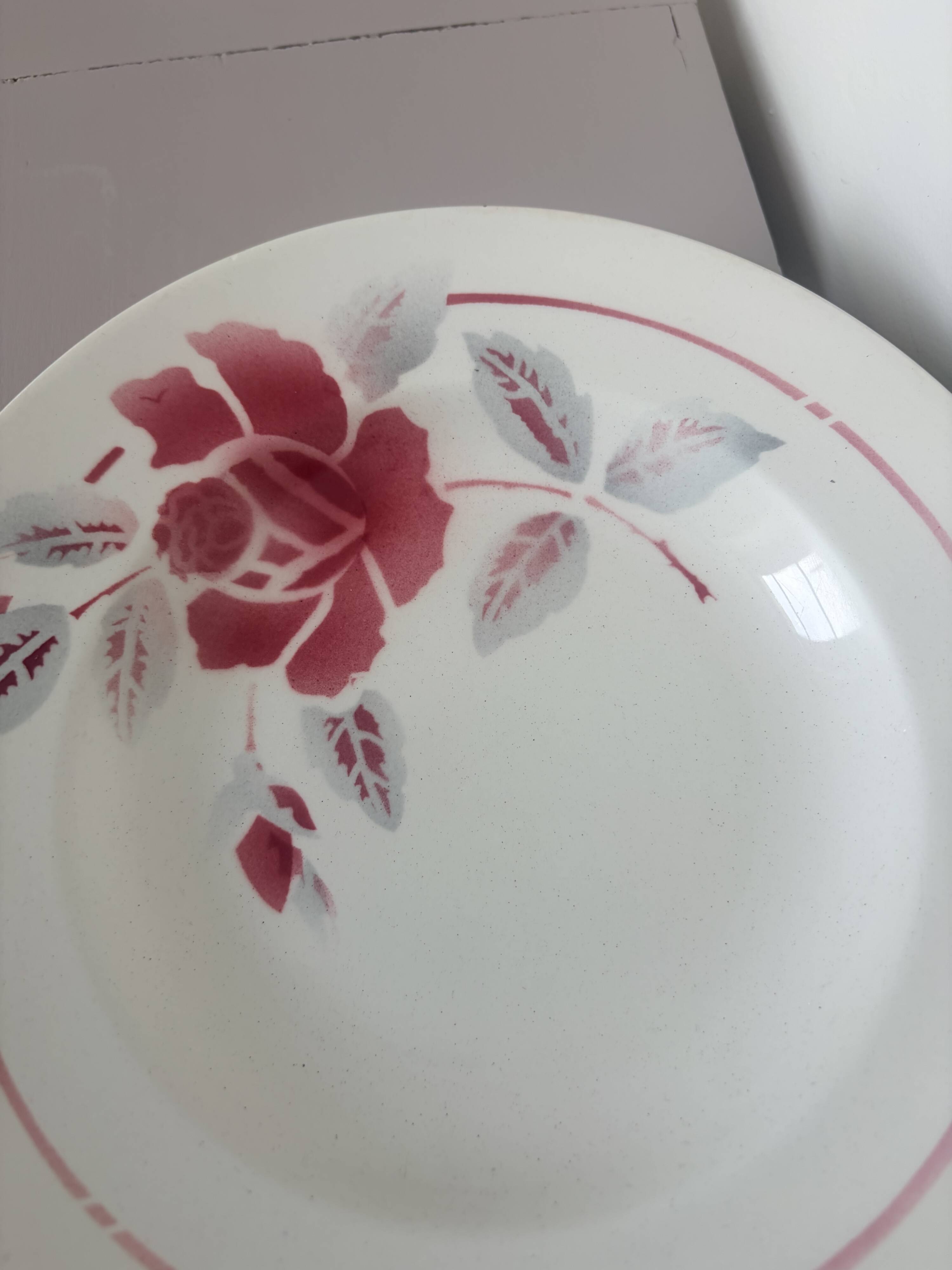 3 assiettes creuses vintage en pêle mêle 220637