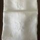 Nappe damassée, double monogramme