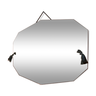 Bevelled mirror