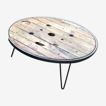 Industrial coffee table with three pinned iron feet