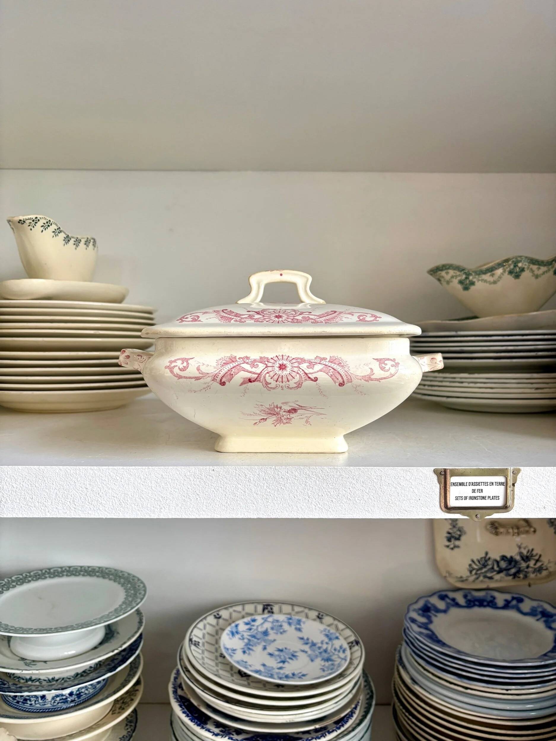 Creil & Montereau square vegetable tureen in ironware, "Centaurée" service