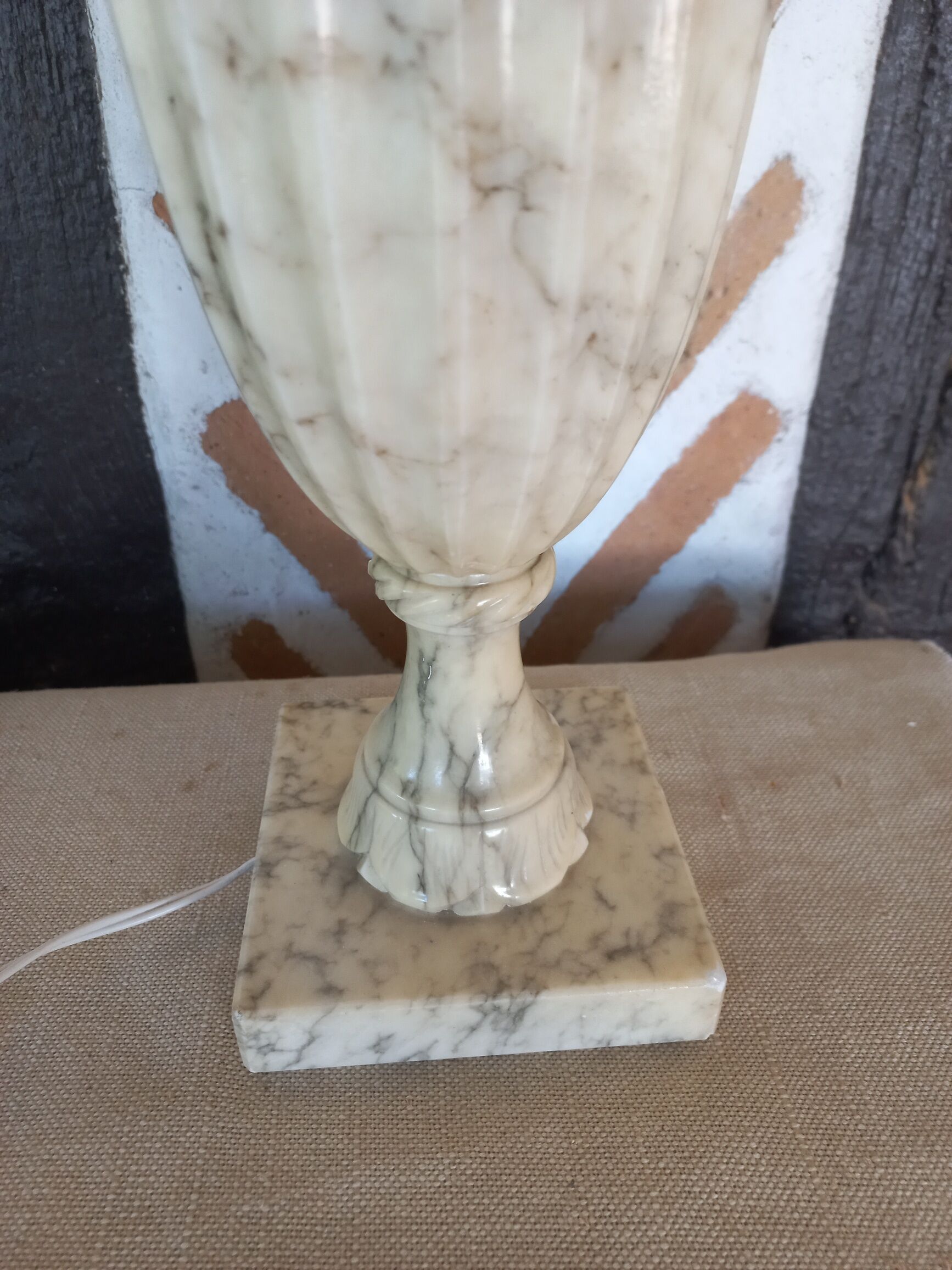 Alabaster baluster lamp foot
