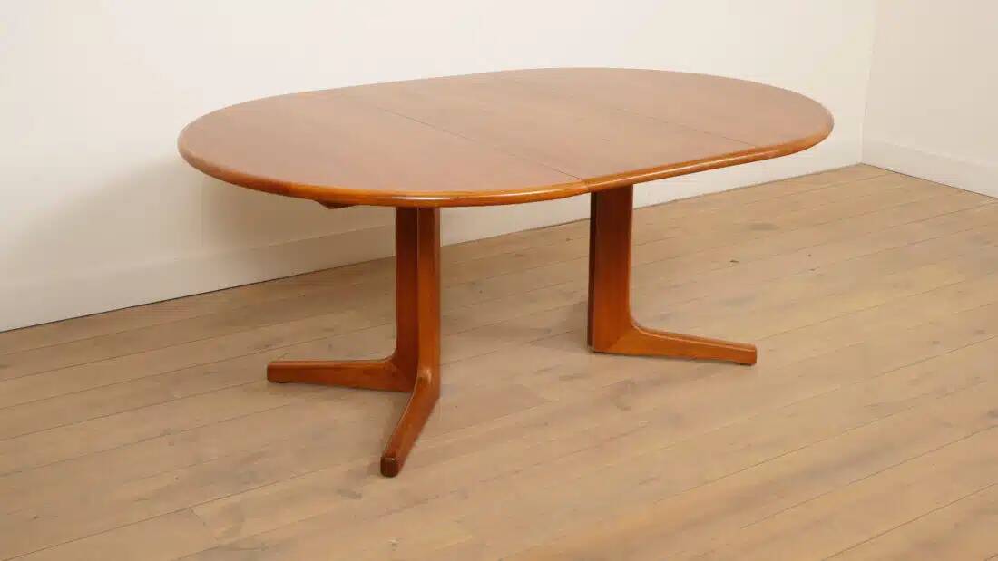 Vintage round dining table | extendable | teak | 121-173 cm