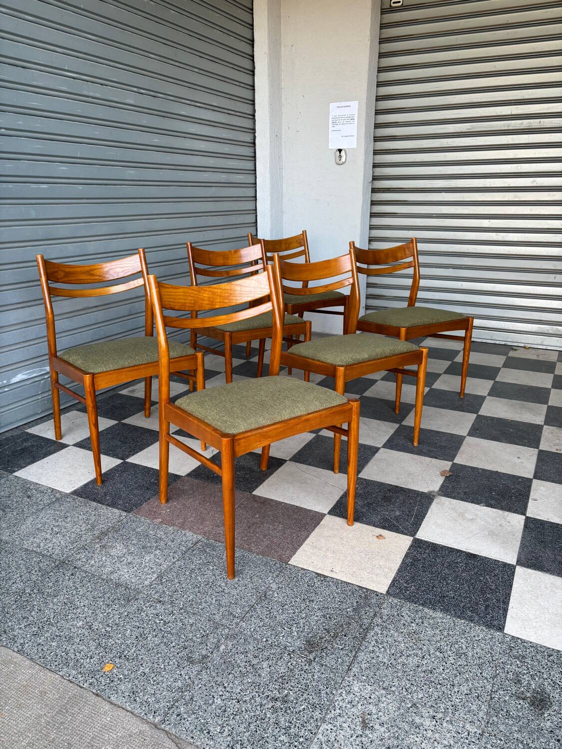 Set of 6 Scandinavian style chairs