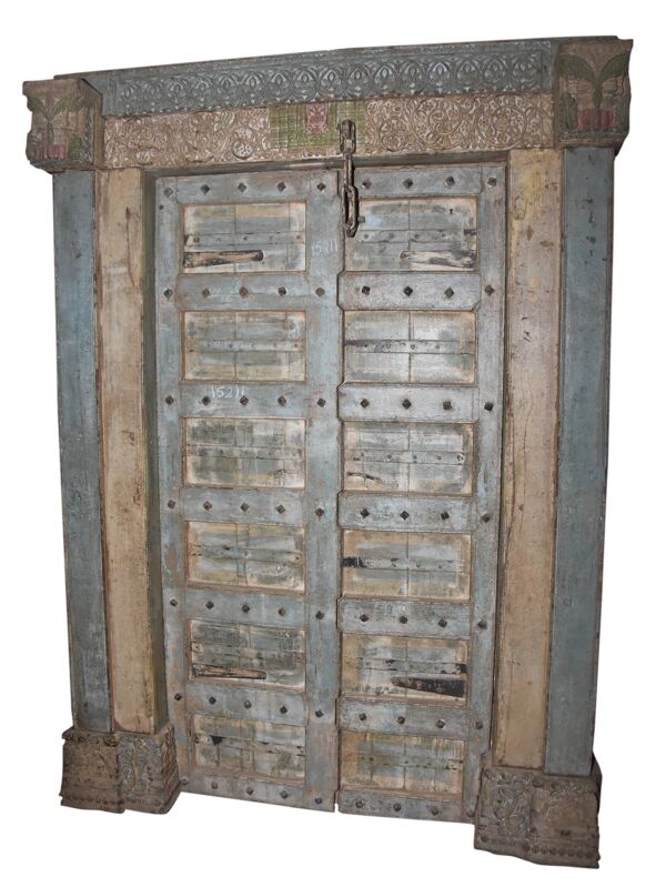 Porte indienne ancienne en vieux teck pièce et patine d'origine