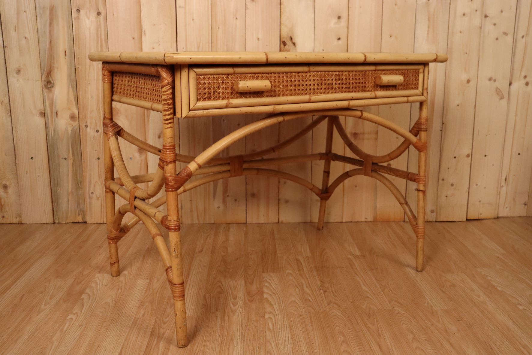 Rotin & cannage office