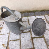 Zinc watering can with apple