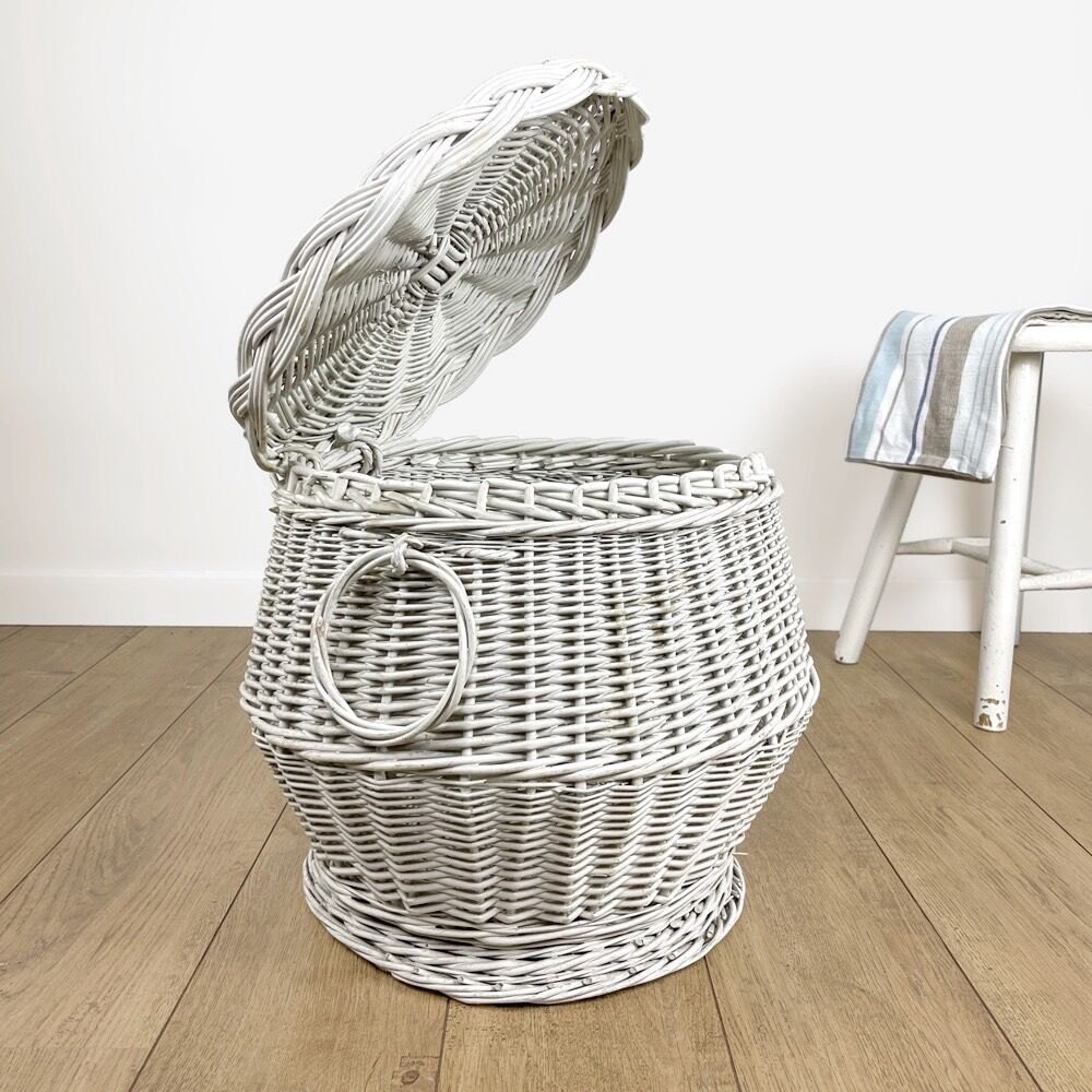 Round laundry basket shabby 80s