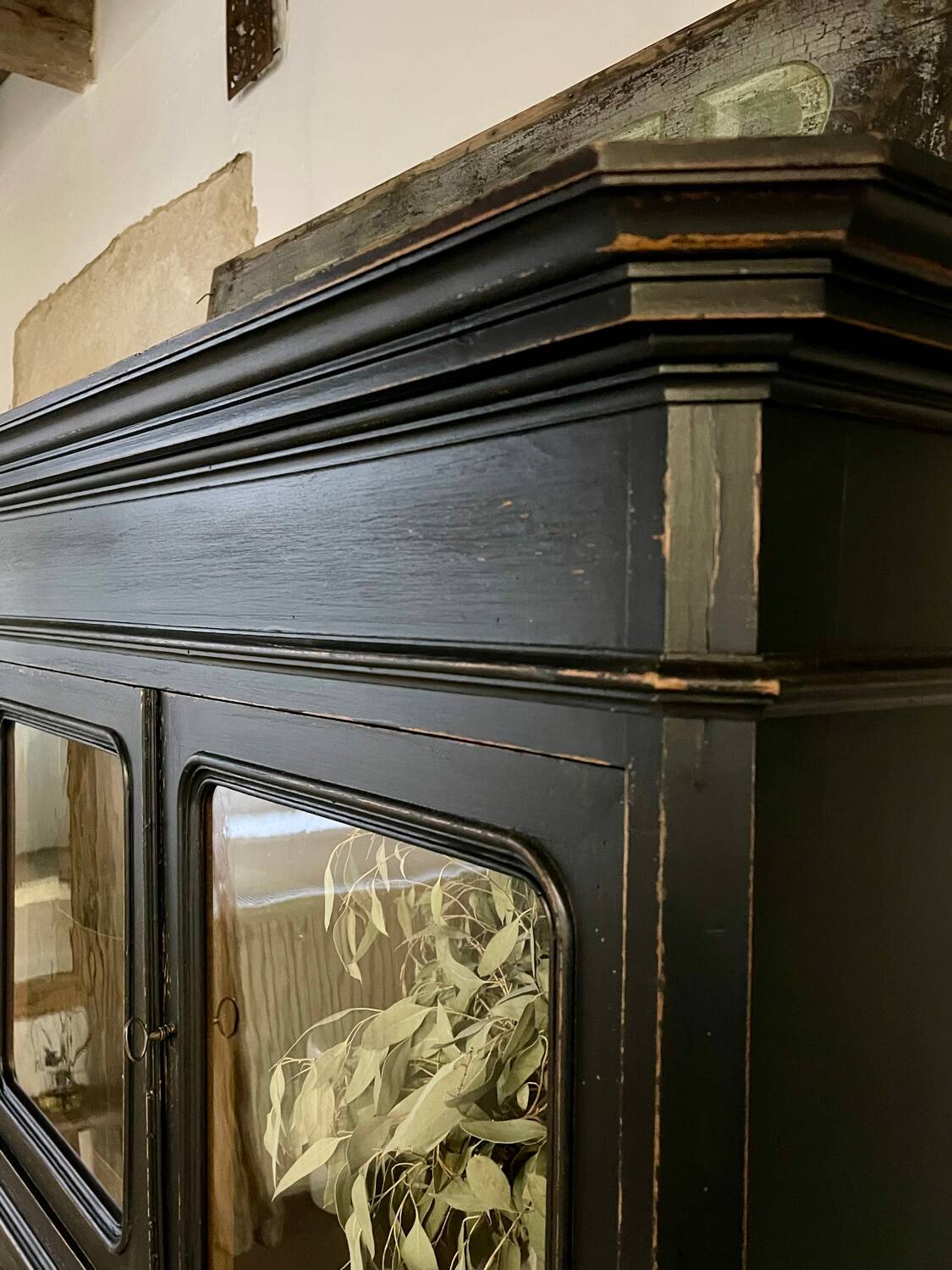 Glass display cabinet