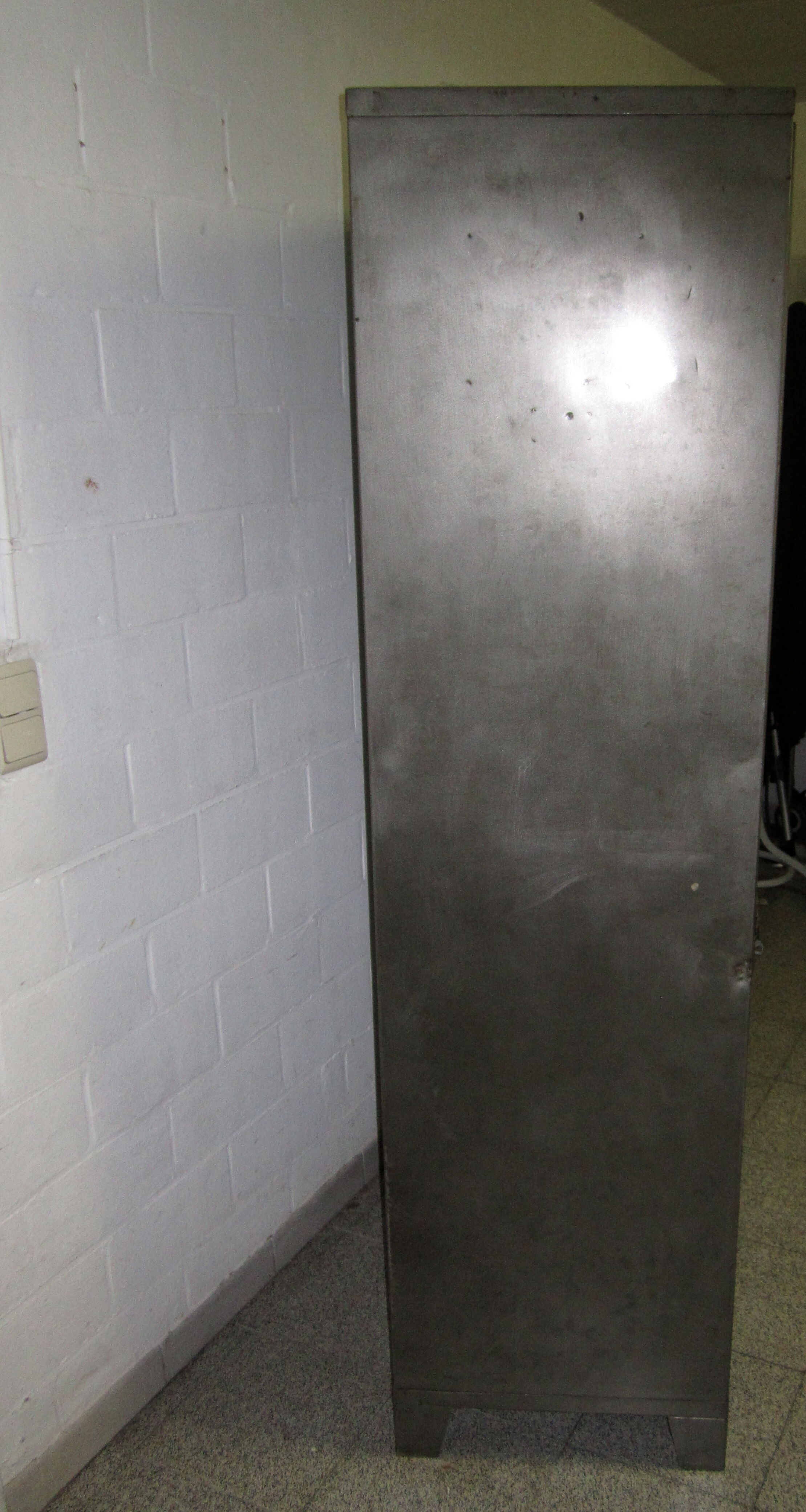 Dressing Cabinet metal
